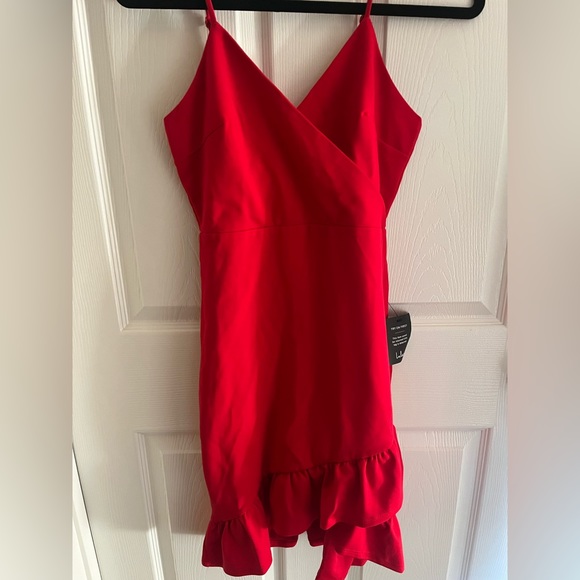 BRAND NEW WITH TAGS- Lulus red dress with ruffle - Picture 7 of 8